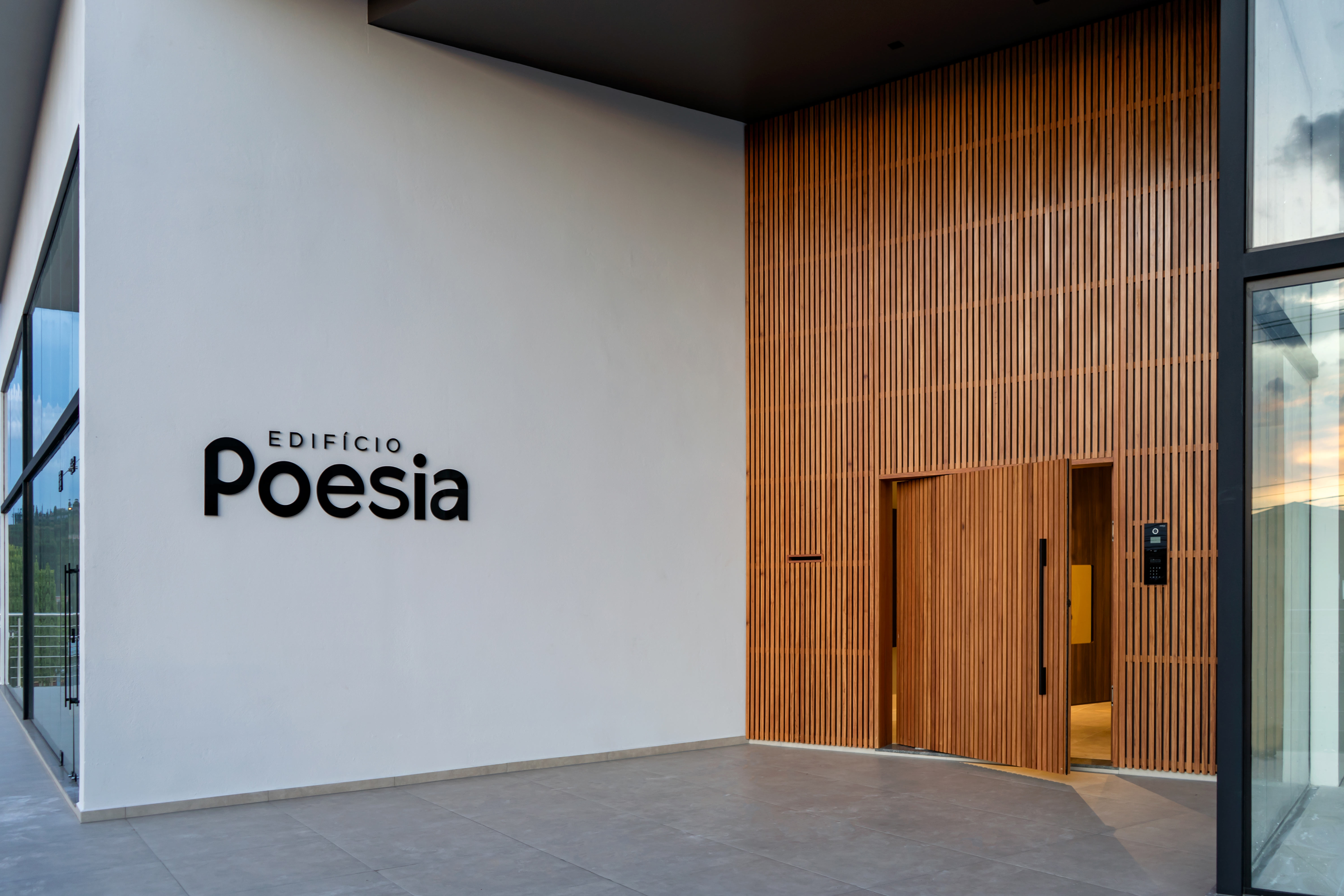 EDIFICIO POESIA